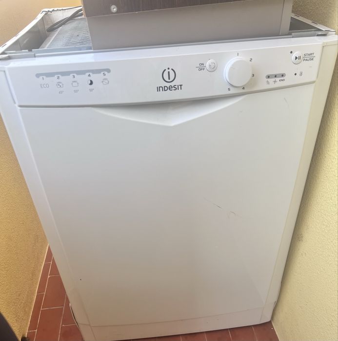 Máquina de lavar loiça Indesit para peças/reparação