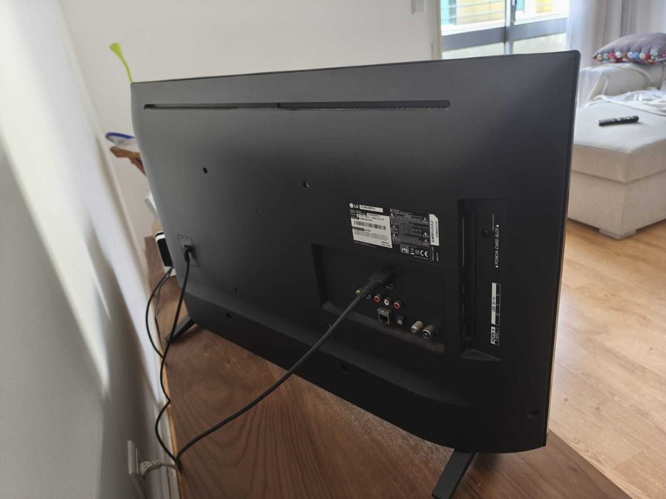 Smart TV LG 32" 32LM630BPLA – Excelente Estado – Comando Original