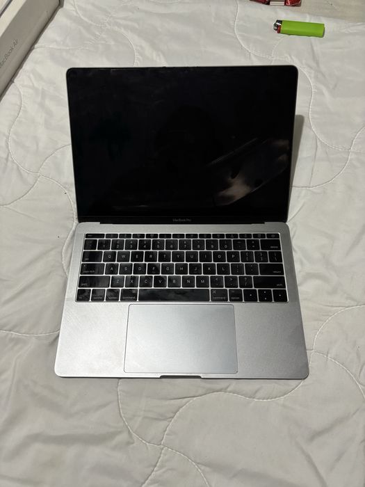 Macbook Pro 2017446616600744437761