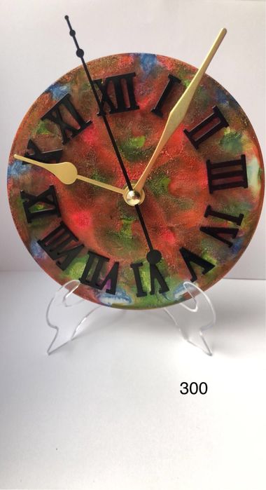 Годинник ручної роботи з іпоксидної смоли