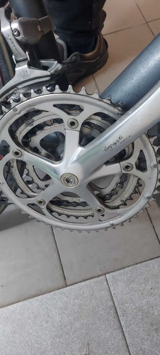 Bicicleta de corrida com vários extras