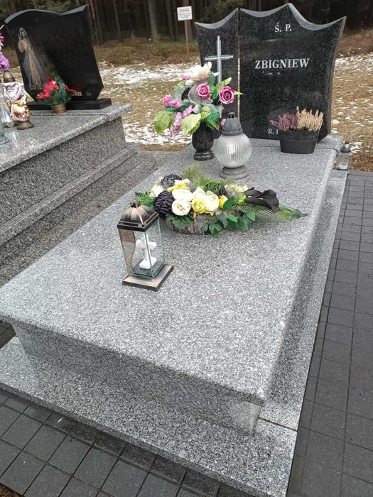 MYCIE I SPRZĄTANIE GROBÓW – zadbaj o miejsce pamięci