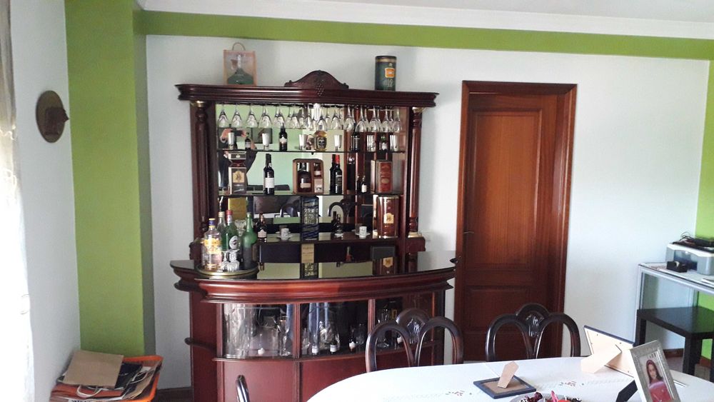 Bar em madeira bonito