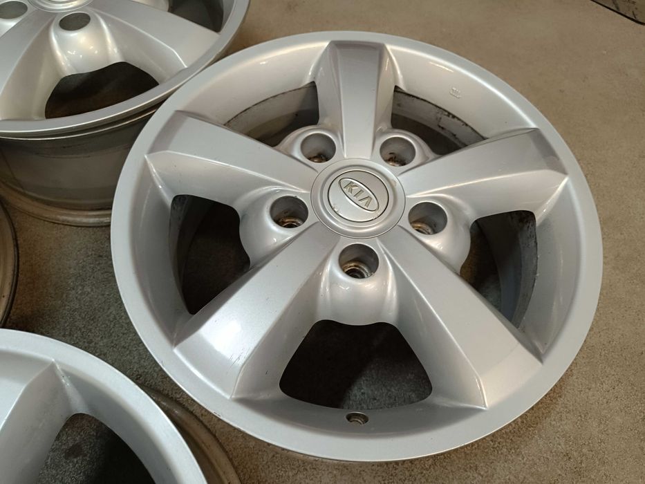 4x Alufelgi Kia Sorento 7x17 5x139.7 Et45