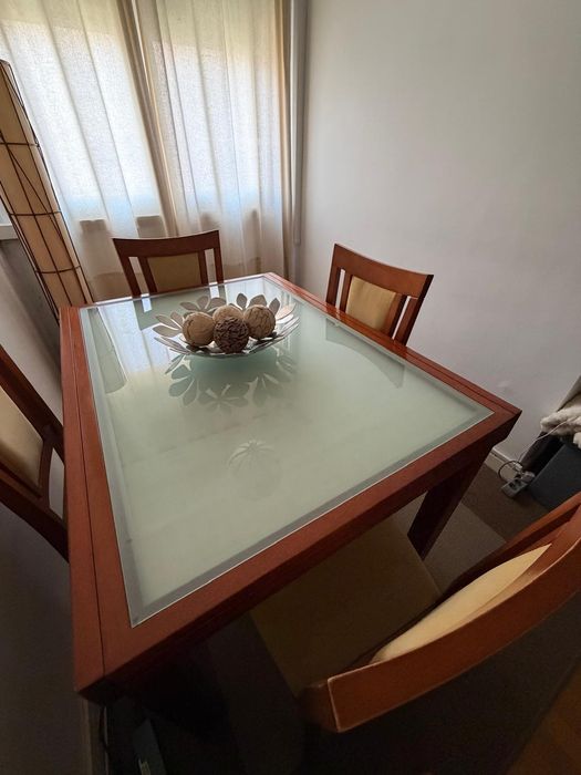 Mesa Sala Jantar e Cadeiras