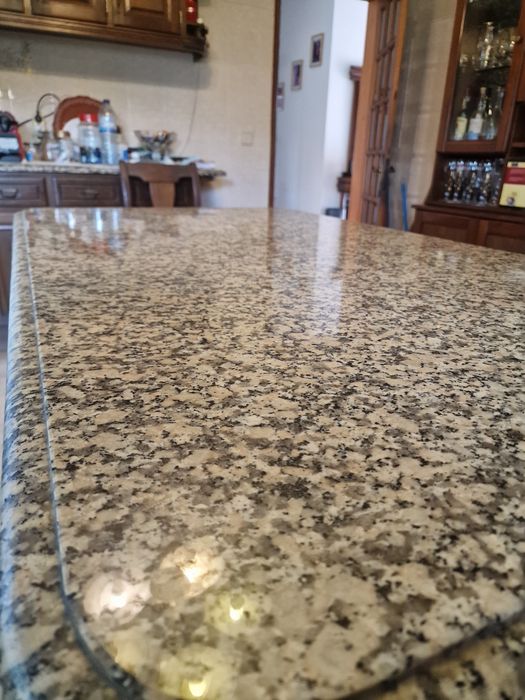 Mesa clássica de mármore