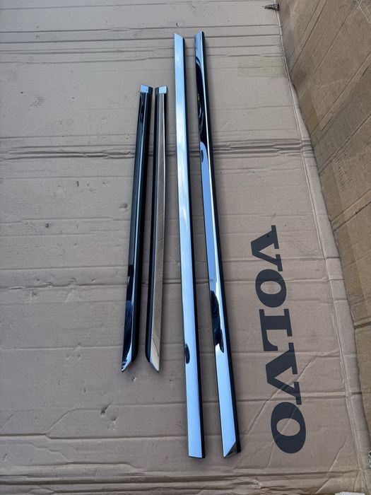 Volvo v90,s90 inscription listwa drzwi chrom