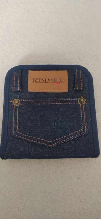 Małe etui na kosmetyki Rimmel