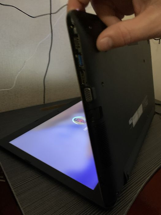 Ноудбук асус  в гарному стані