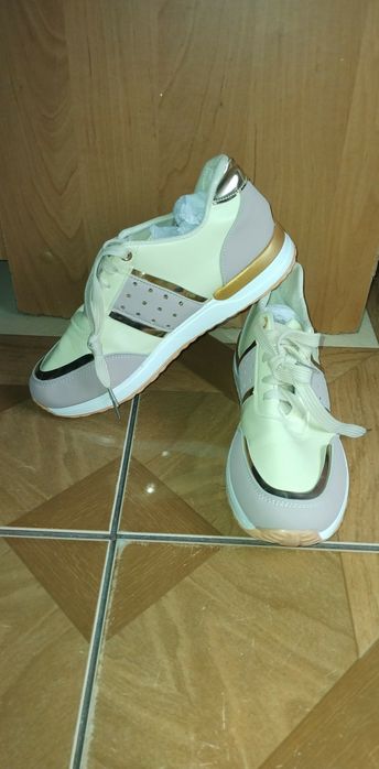 Adydasy snakieszy nowe