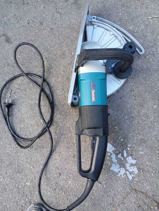 Продам бетоноріз Makita
