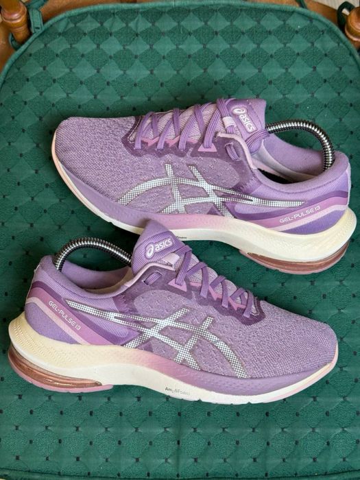 Оригінальні жіночі бігові кросівки “Asics Gel-Puls 13”