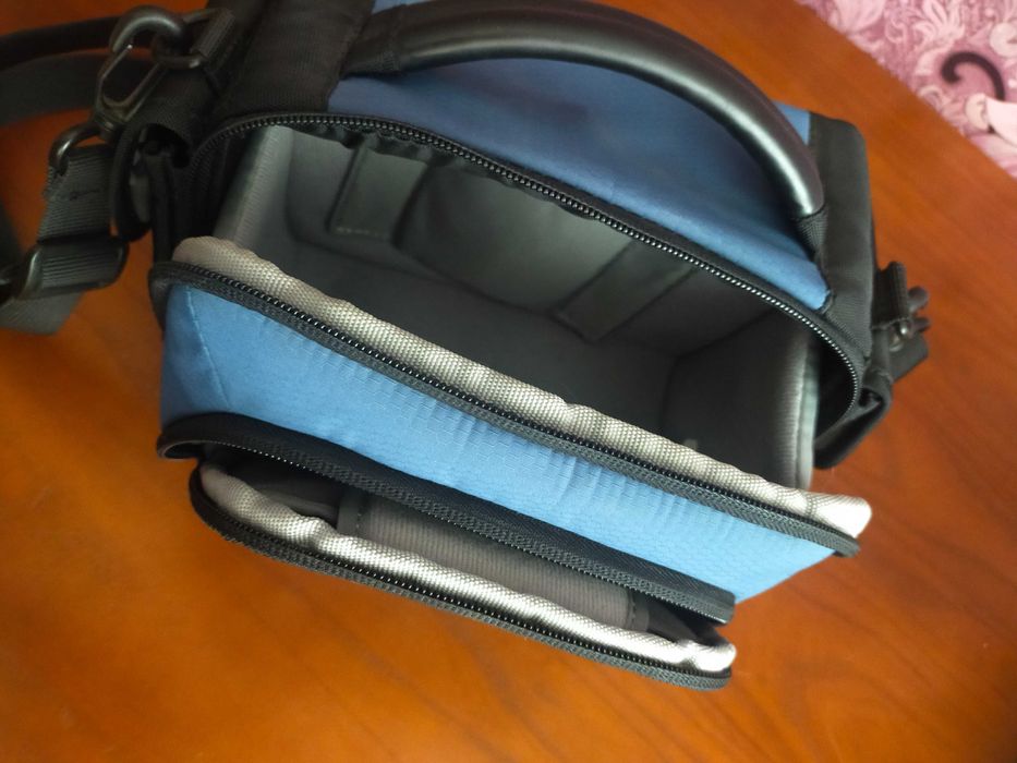 Сумка для фото/відеокамери LOWEPRO Clips 110 Blue