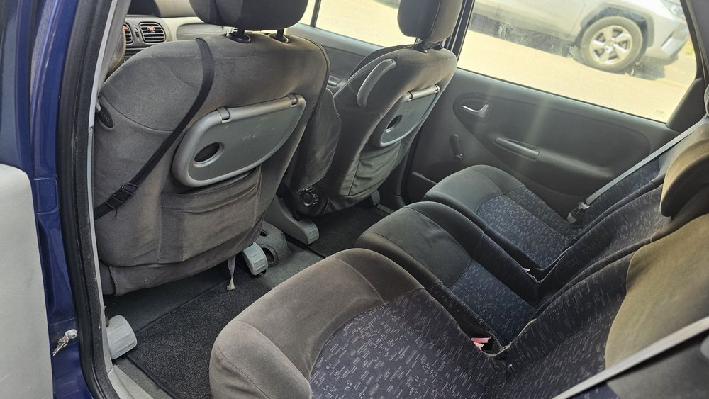 Sprzedam Renault Scenic z 2002