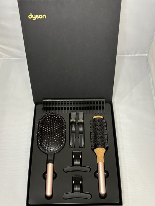 Подарунковий набір гребінців  Dyson Styling