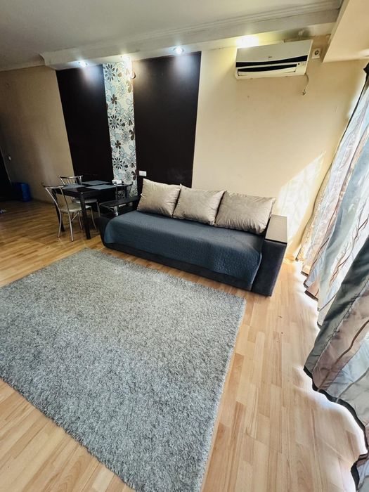 Сдам квартиру посуточно. Кирова 27д