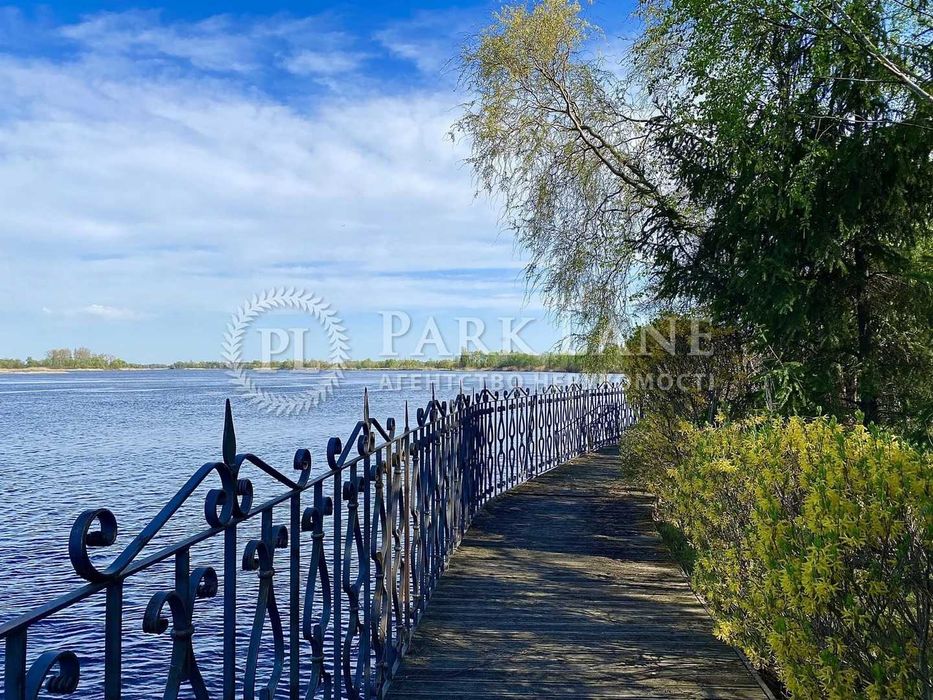 Продаж домоволодіння з виходом на Дніпро. 1Га землі. Конча-Заспа.