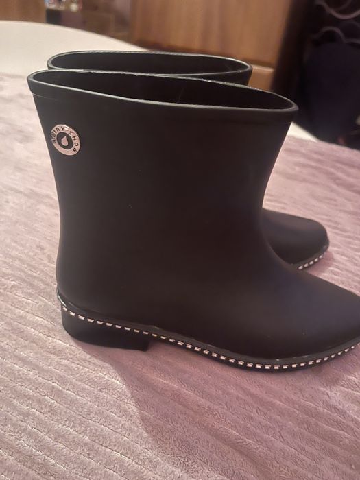 Продам нові силіконові чоботи