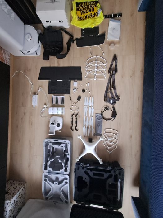 DJI Phantom 4 Pro dron akcesoria duży profesjonalny zestaw idealny stan