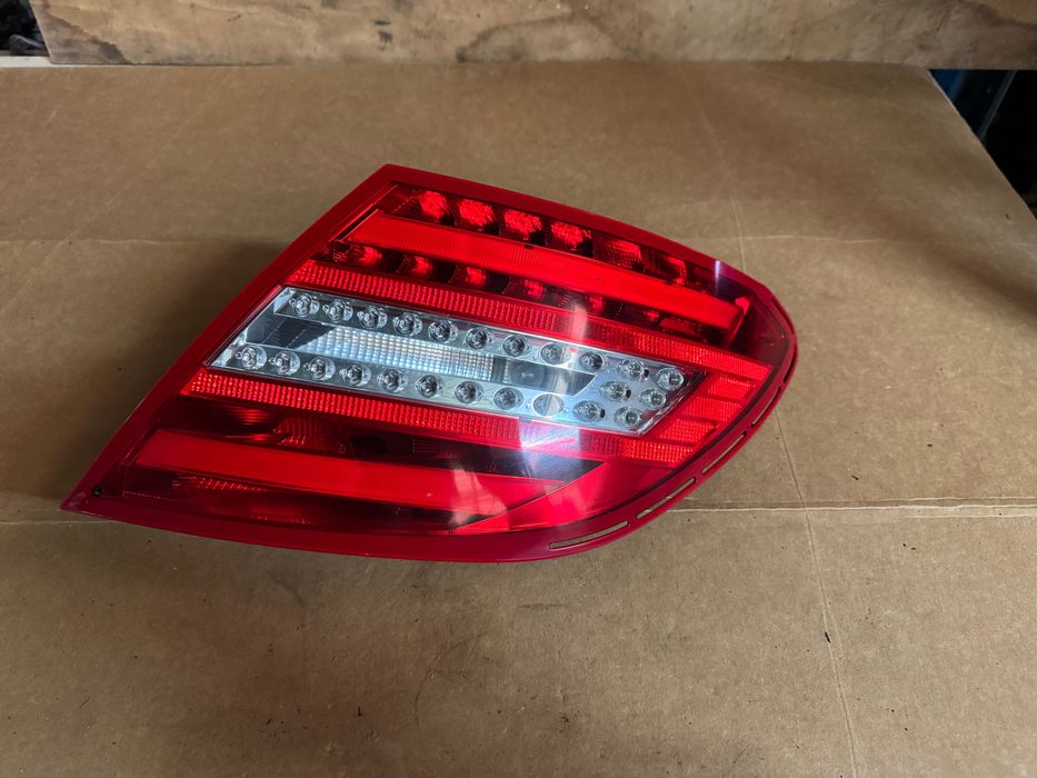Farolim LED TRAS Direito Mercedes W204 C200 C220 C250 SEDAN