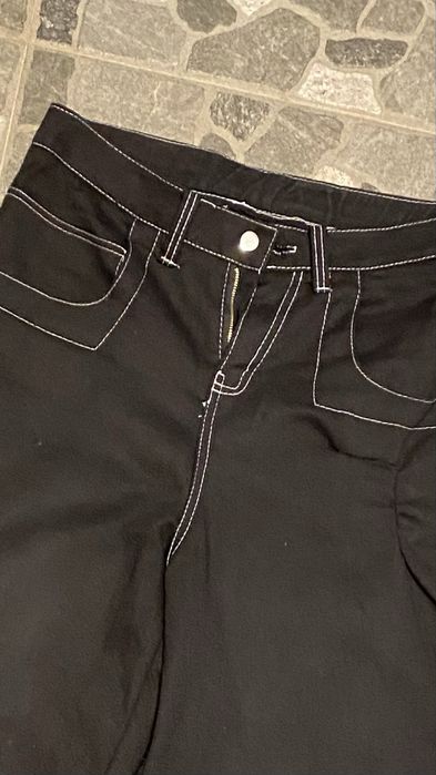 Джинсы wexwear черные с красной аппликацией