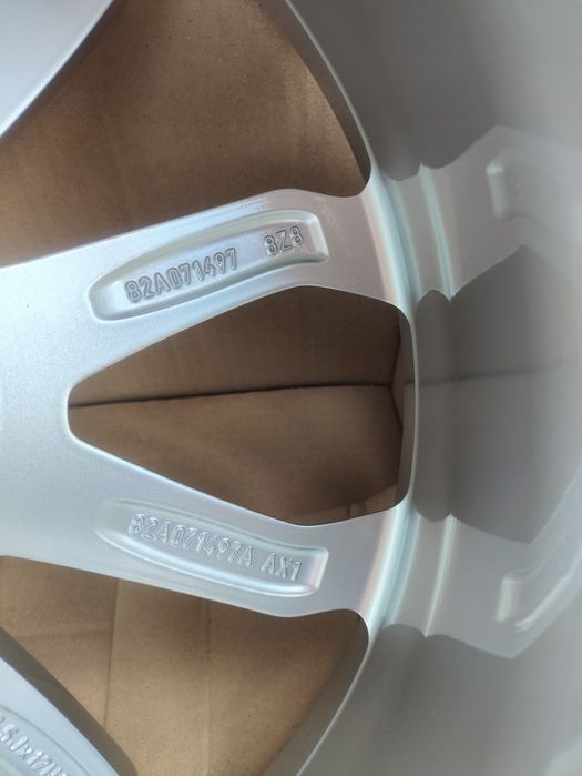 Fabrycznie nowe alufelgi felgi 17 5x100 Seat VW taigo Tiguan T-Roc