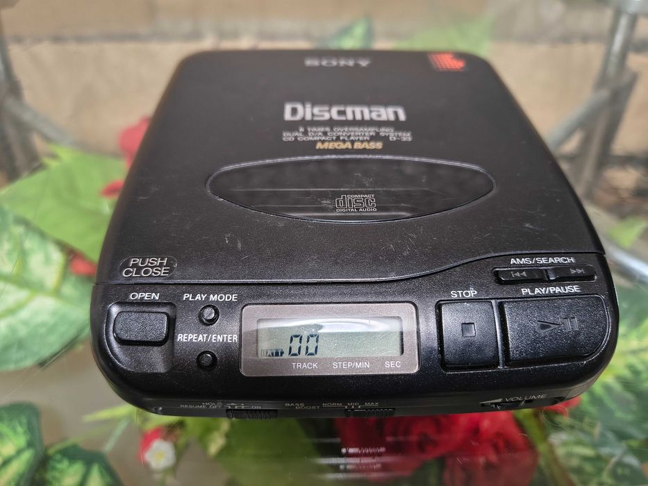CD плеер SONY D-33 Discman made in Japan /Дефект/