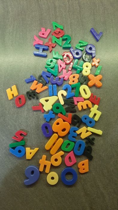 Pudełko literek z magnesem