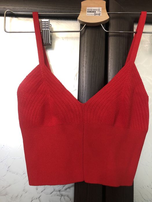 Трендовий топ Zara