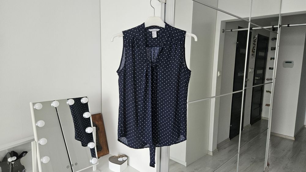 36/S H&M Bluzka granatowa w kropki