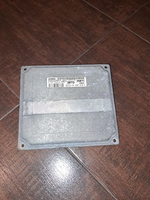 Sterownik komputer silnika ford Fiesta mk6 4S61 12A650 ND