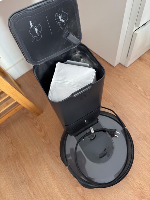 iRobot roomba i7 preto