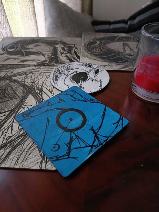 Bases de Madeira, arte original