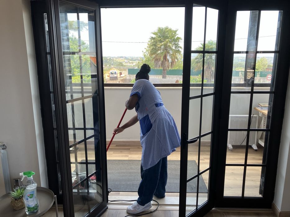 Serviços de Limpezas doméstica e Comercial| Cleaning Services