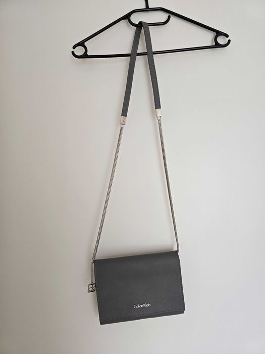 Calvin Klein kopertówka, skóra saffiano