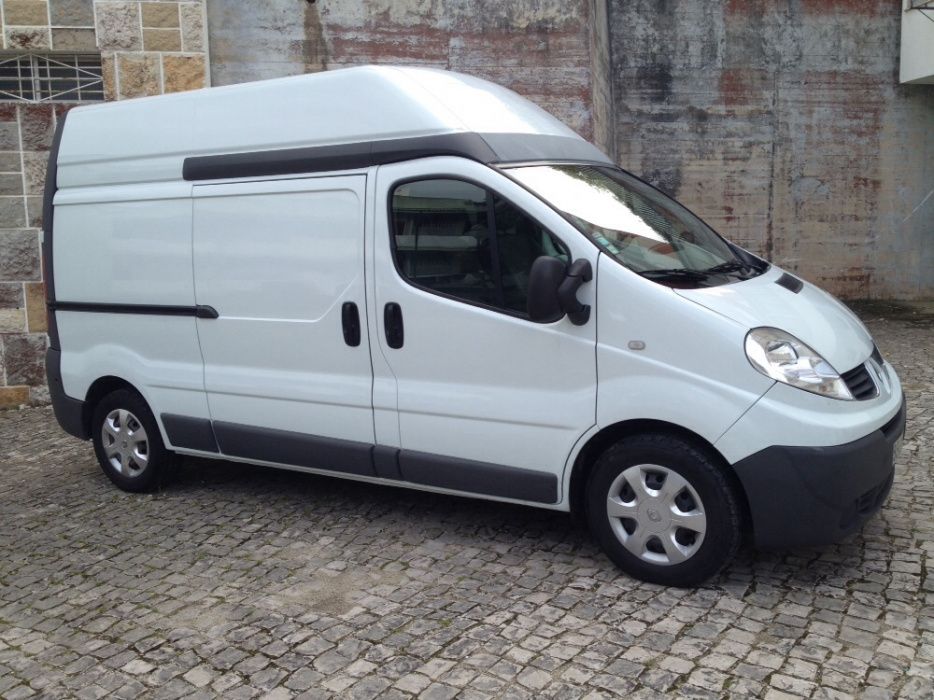 Alugo carrinha c/ condutor. transp. e entregas 10€/h