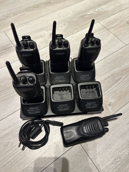 Zestaw radiotelefonów Kenwood + ładowarka na 6 sztuk