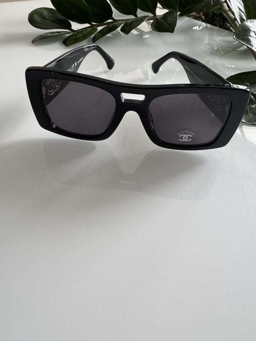 Okulary  przeciwsłoneczne   Chanel