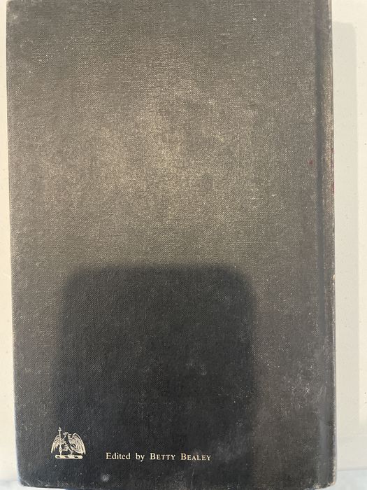 Livro Hamlet by the Falcon Shakespeare