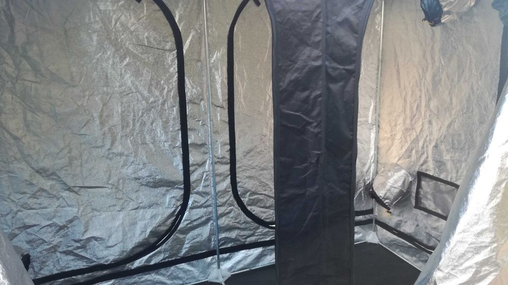 NAMIOT UPRAWOWY do uprawy roślin Dark Room DR240W