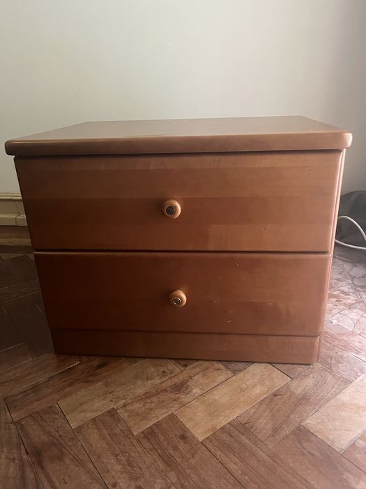 Mesa de Cabeceira em Madeira (53cm Largura) – 2 Gavetas