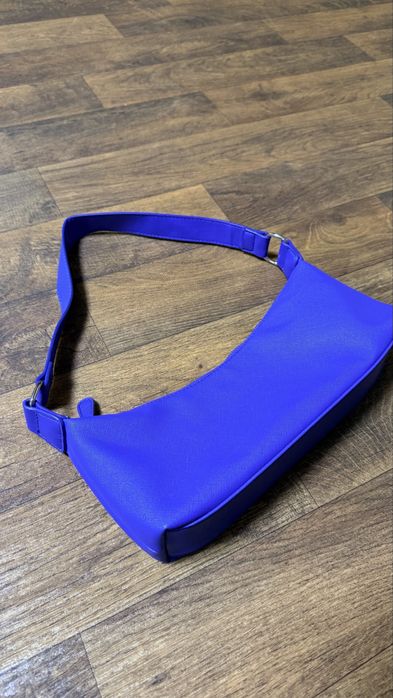 Сумка цвета электрик CROPP