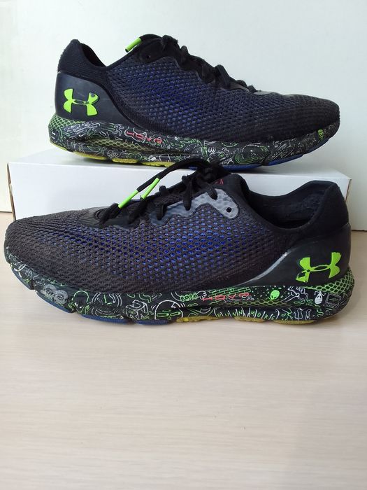Кросівки UNDER ARMOUR    44  розмір