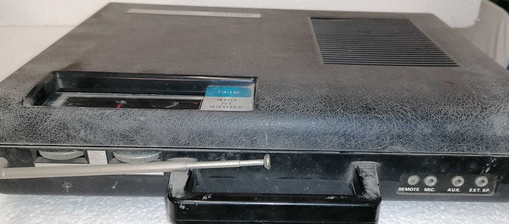 Gira-discos mala, leitor e gravador cassetes e radio, peças