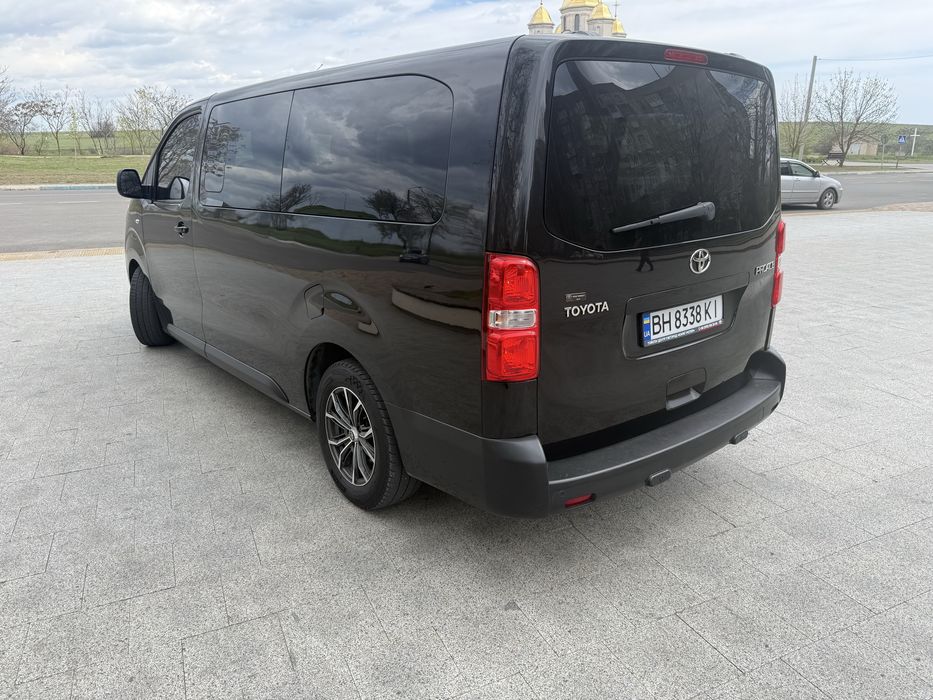 Toyota proase пасажир