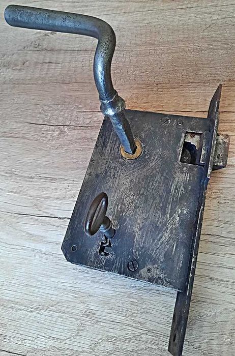 Zamek do drzwi furtki 10cmx15cm z kluczem i klamką