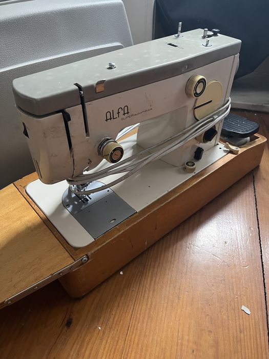 Maquina de costura ALFA