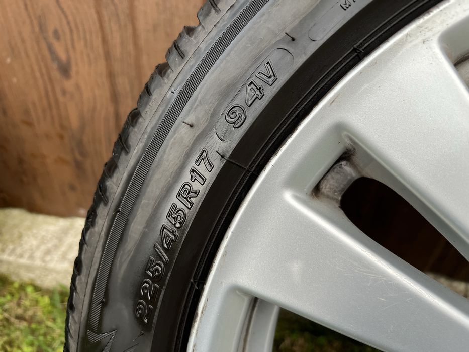 Koła alufelgi Mercedes z oponami Bridgestone 225/45/17