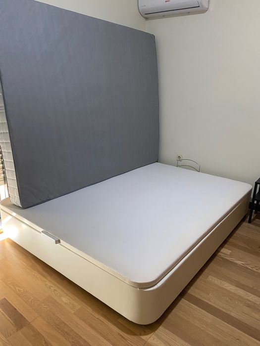 Cama IKEA KVITSÖY 1,60x2,00 com arrumação