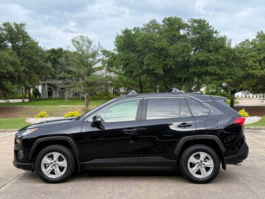 Toyota RAV4 XSE      2021